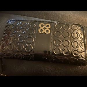 Coach patent leather accordion wallet